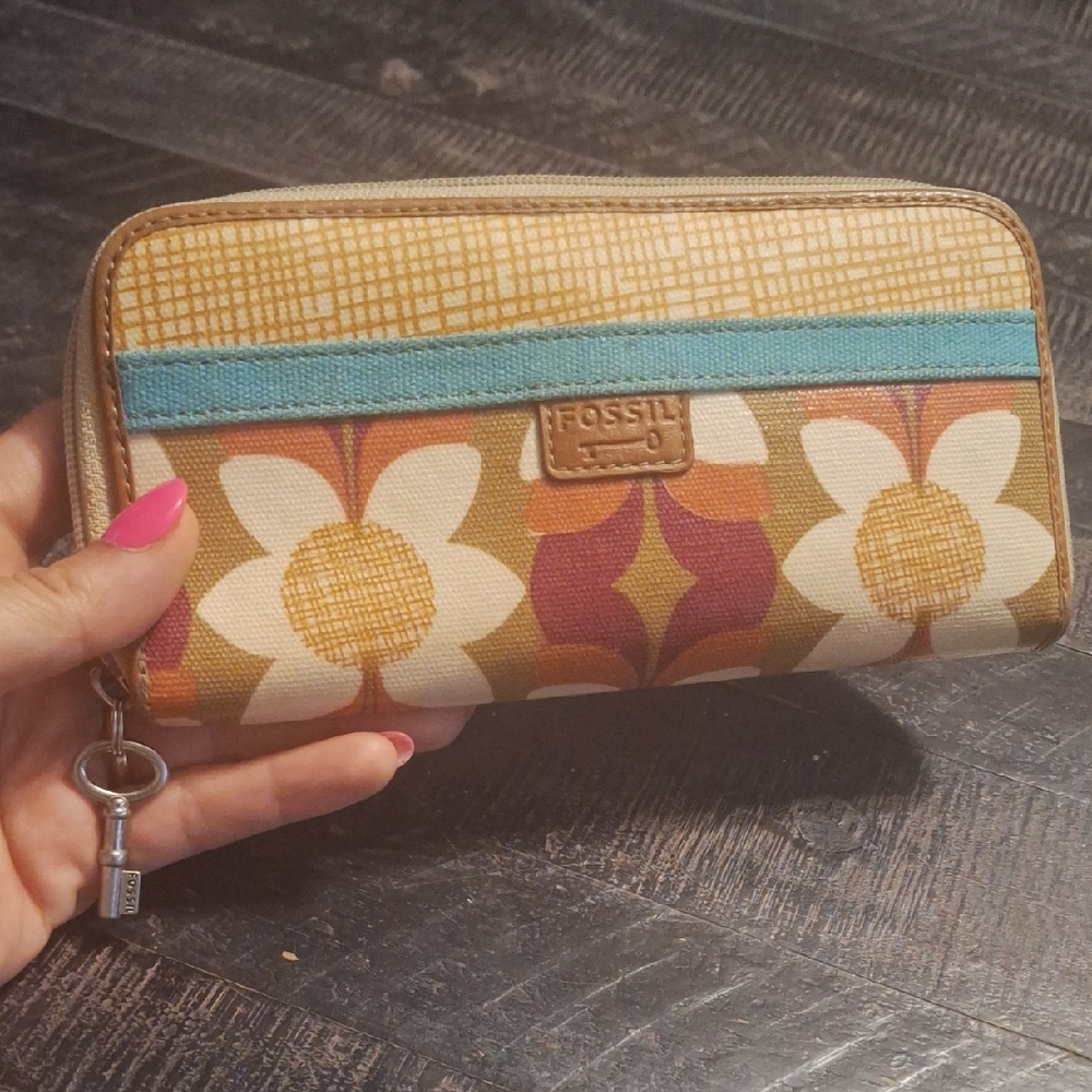 Fossil Multicolor Floral Wallet with Keychain